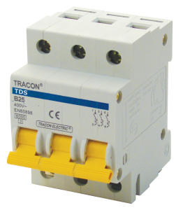 Istič s farebnou ovládacou páčkou, 3P, charakteristika C